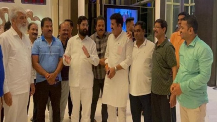 अविश्वास प्रस्ताव खारिज कर डिप्टी स्पीकर ने बागियों को दिया नोटिस