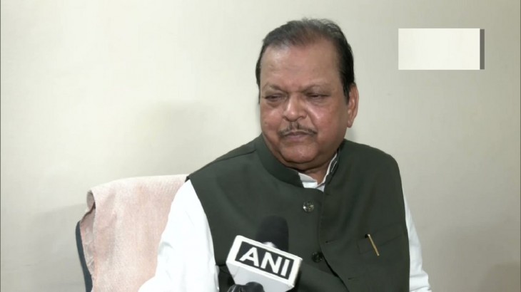 कांग्रेस नेता का विवादित बयान, हिटलर की राह पर चलेगा तो हिटलर की मौत मरेगा