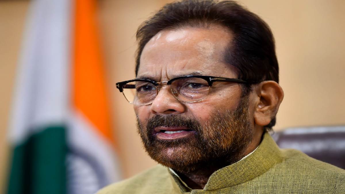 केंद्रीय मंत्री पद से इस्तीफा देने के बाद मुख्तार अब्बास नकवी की प्रतिक्रिया, शायराना अंदाज में बताया आगे क्या करेंगे