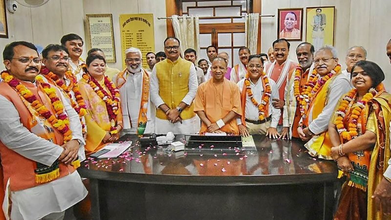BJP Rajyasabha Members : उत्तर प्रदेश से निर्वाचित भाजपा के आठ राज्यसभा सदस्यों ने ली शपथ, सीएम योगी आदित्यनाथ ने दी बधाई