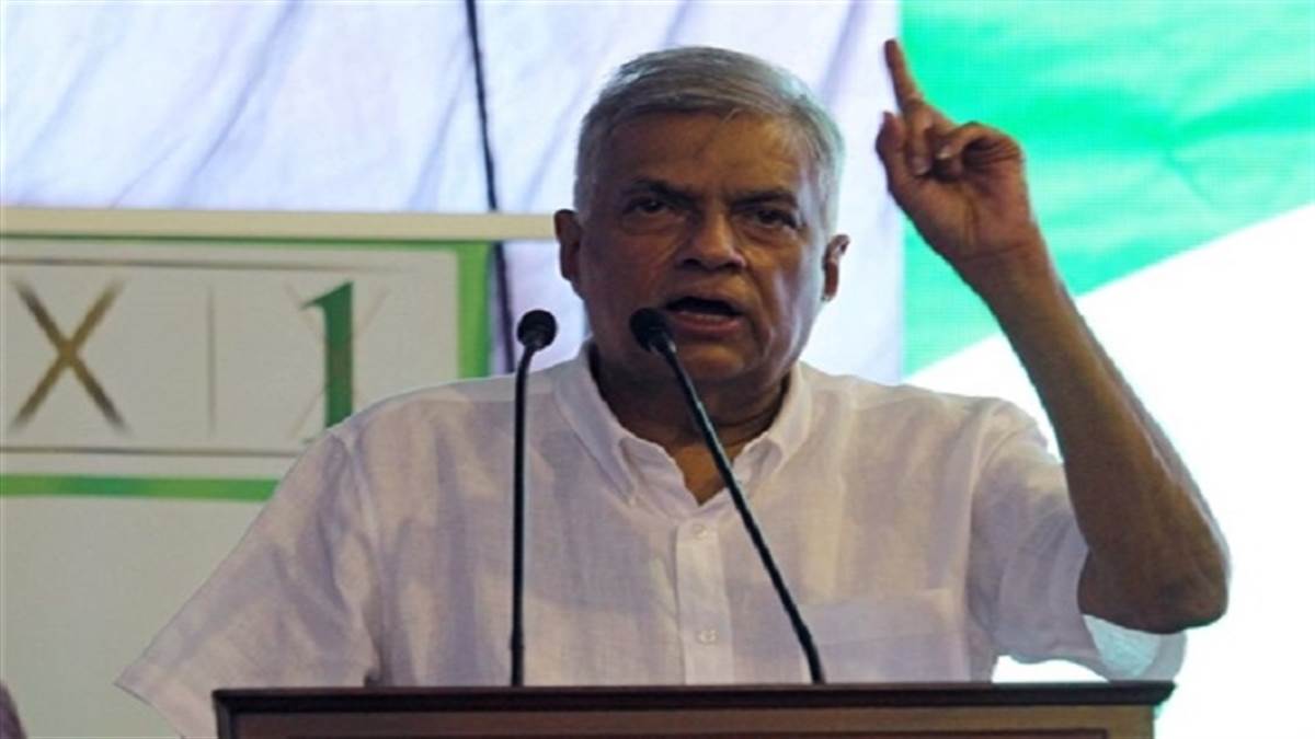 Sri Lanka Crisis : श्रीलंका में बिगड़े हालात, प्रदर्शनकारियों ने राष्ट्रपति आवास पर किया कब्जा; पीएम रानिल विक्रमसिंघे ने बुलाई आपात बैठक
