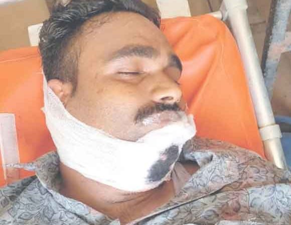 टैम्पू व बाइक की भिड़ंत में चालक की मौत, बाइक सवार घायल
