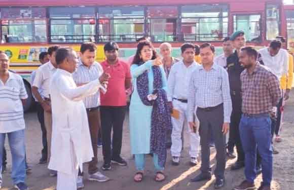 जलभराव की समस्या देख अफसरों से मांगी कार्ययोजना