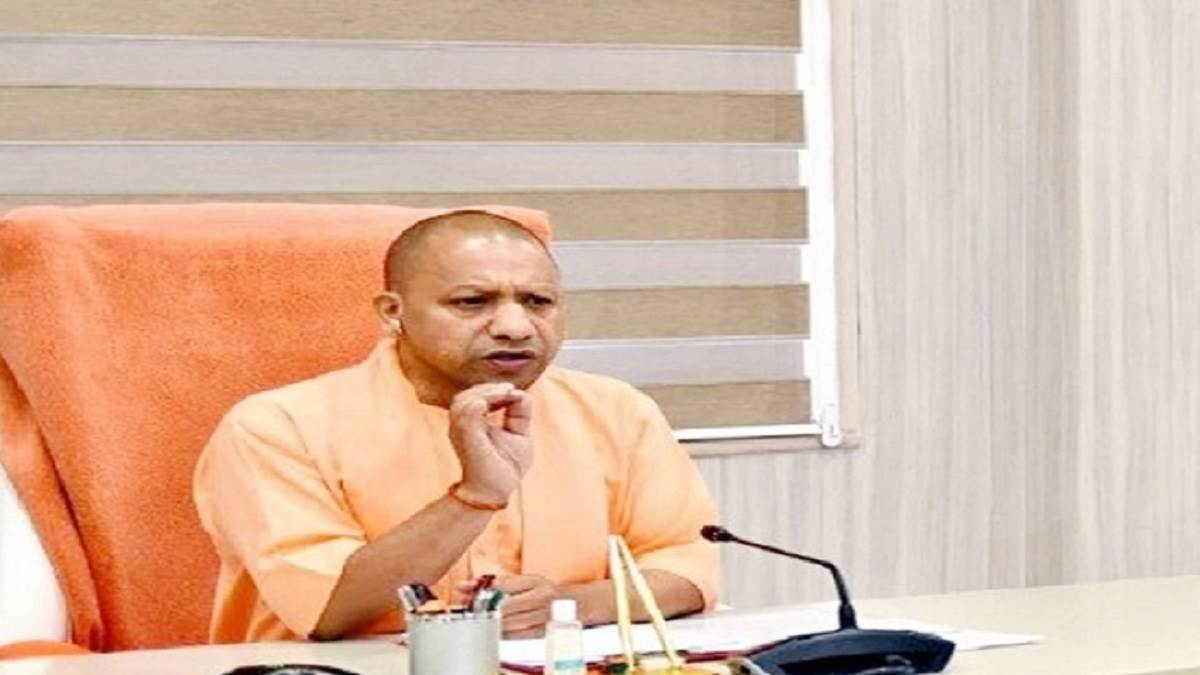 स्वास्थ्य विभाग में तबादलों में गड़बड़ी पर सीएम योगी आदित्यनाथ नाराज, मुख्य सचिव से तलब की रिपोर्ट