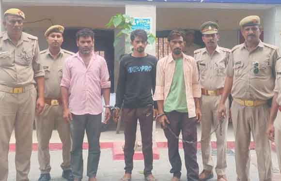 लूट की योजना बनाते पुलिस ने पकड़े तीन शातिर आरोपी, एक फरार
