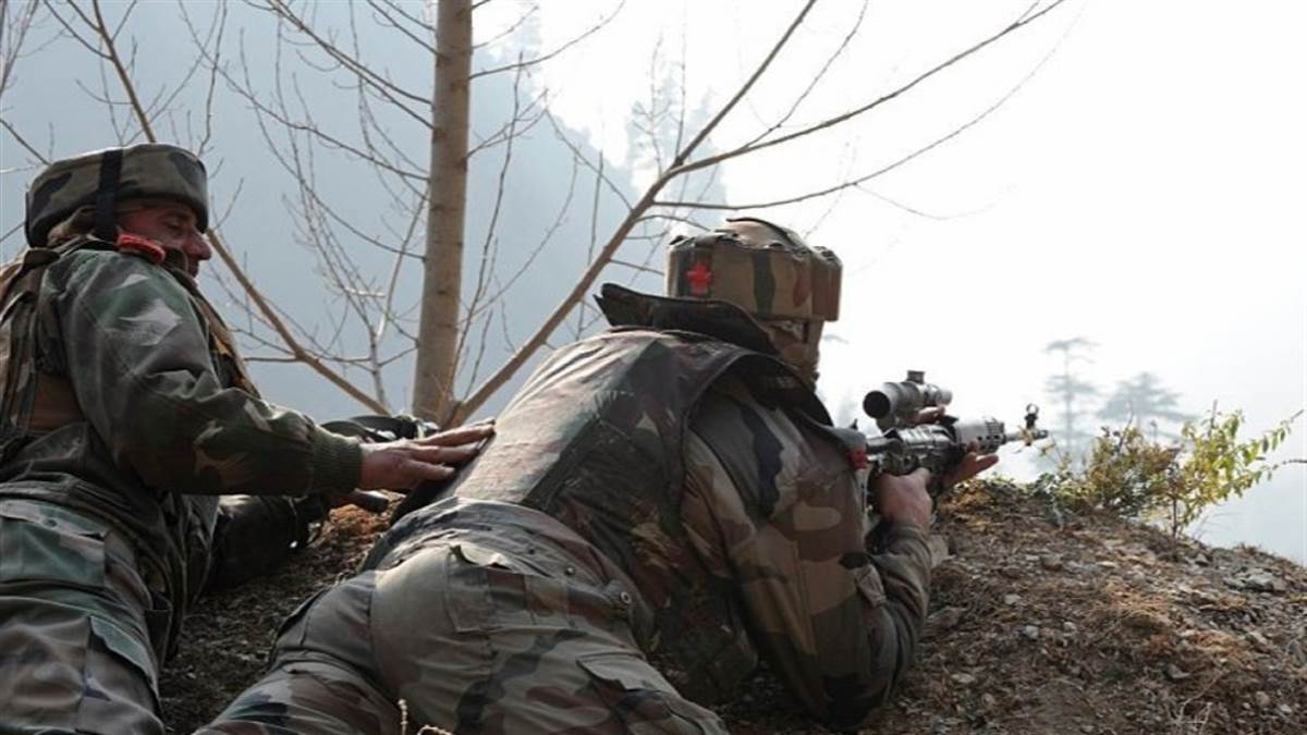 पुंछ में आतंकी घुसपैठ नाकाम, सेना की गोलीबारी के बाद वापस भागे आतंकी