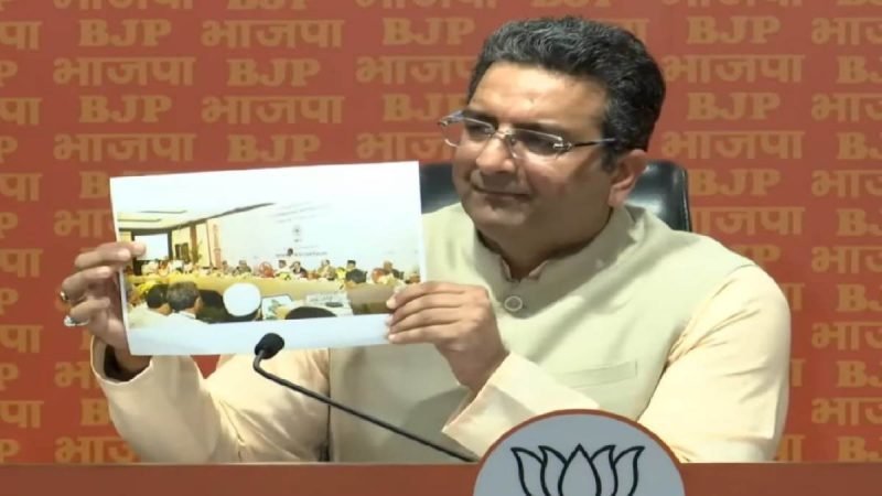 भाजपा का तंज- ‘ISI एजेंट से आतंकवाद के खिलाफ लड़ाई सीख रही थी कांग्रेस’, हामिद अंसारी को भी घेरा