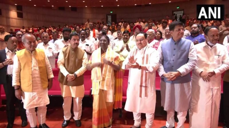 मतदान से ठीक पहले तेजस्‍वी यादव पर द्रौपदी मुर्मू का परोक्ष हमला, बोलीं- मेरी उम्‍मीदवारी से खुश हैं आदिवासी