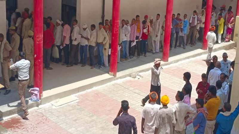 अजब-गजब : गोंडा में पानी ना बरसने के मामले में इंद्र देवता के खिलाफ होगी कार्रवाई, तहसीलदार ने डीएम को फारवर्ड की एप्लीकेशन