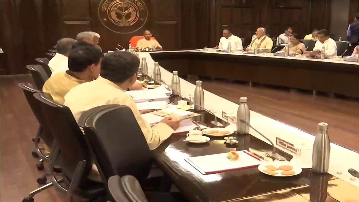योगी आदित्यनाथ सरकार की कैबिनेट बैठक में 55 प्रस्ताव पास, होगा 18 नई नगर पंचायत का गठन