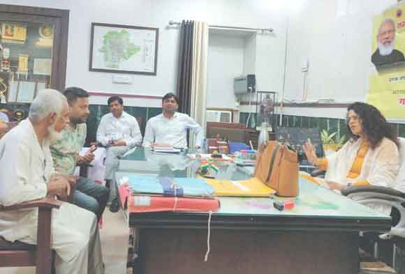 वेंडिंग जोन के लिए अधिकारी पूरी कार्ययोजना प्रस्तुत करें: नगरायुक्त