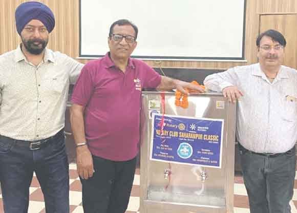 रोटरी क्लब क्लासिक ने किया कालेज को वाटर कूलर प्रदान