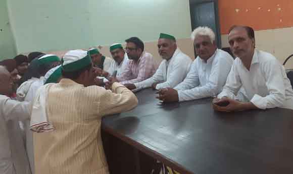 बिजली विभाग के उत्पीडन पर किसानो ने जताया रोष, कहा उत्पीडन बर्दाश्त नंही करेगे