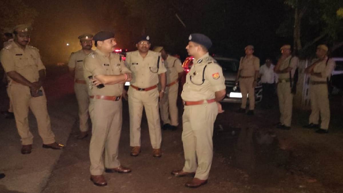 अलीगढ़-आगरा हाइवे पर हादसा , हरिद्वार से गंगाजल लेकर जा रहे कांवड़ियों को डंपर ने रौंदा, पांच की मौत