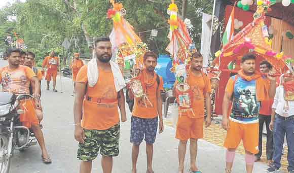 बम-बम बोल के जयकारों से गुंजायमान हुआ सहारनपुर, कांवडि़ए गंतव्य को रवाना