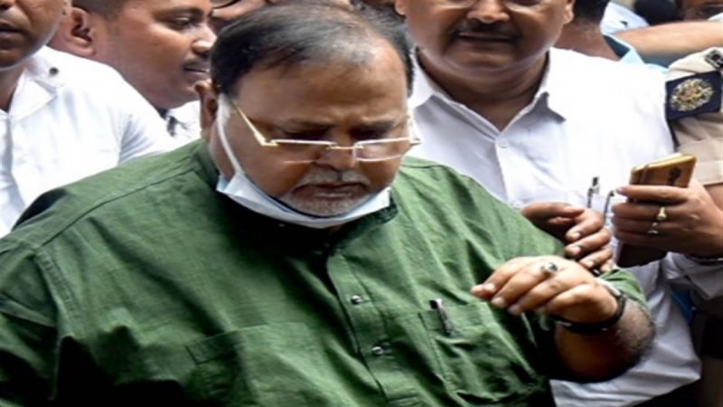 भुवनेश्वर एम्स ने कहा- पार्थ चटर्जी को भर्ती कराने की जरूरत नहीं; ईडी ने मांगी 14 दिन की हिरासत, ममता ने दिए बड़े संकेत