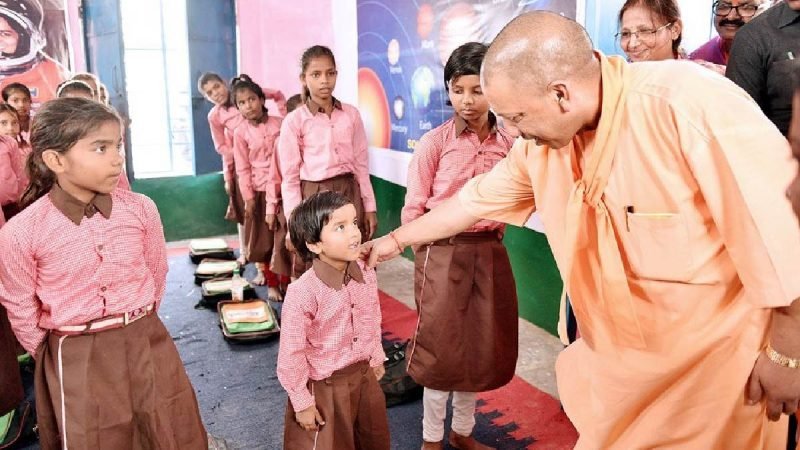 बड़ा फैसला, प्राइमरी स्कूल के बच्चों के लिए स्टेशनरी भी फ्री; बैंक अकाउंट में मिलेंगे अब 1200 रुपये