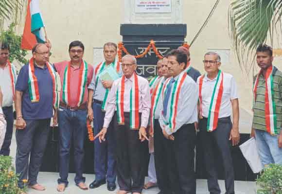 व्यापारियों ने मनाया कारगिल विजय दिवा, किए श्रद्धासुमन अर्पित