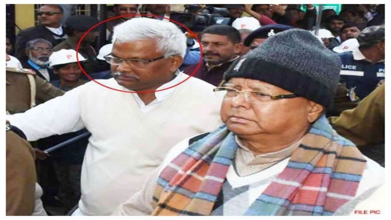 लालू प्रसाद के खास भोला यादव को दोहरा झटका, CBI ने किया गिरफ्तार, ठिकानों पर रेड