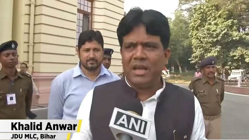 स्‍कूलों में शुक्रवार को छुट्टी के पक्ष में JDU MLC खालिद अनवर, CM नीतीश के लिए कर चुके नोबेल पुरस्‍कार की मांग