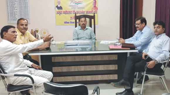 उपनिदेशक ने की आरटीई के तहत स्कूलों में प्रवेश की समीक्षा