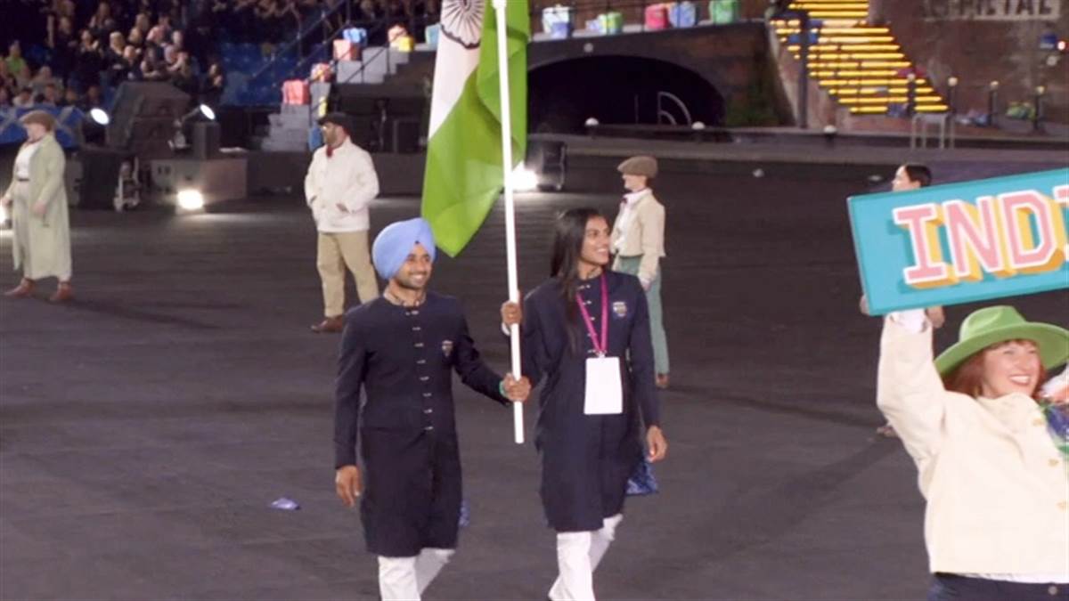 Commonwealth Games 2022 Opening Ceremony: कामनवेल्थ गेम्स 2022 का हुआ आगाज, पीवी सिंधू व मनप्रीत सिंह बने भारतीय ध्वजवाहक