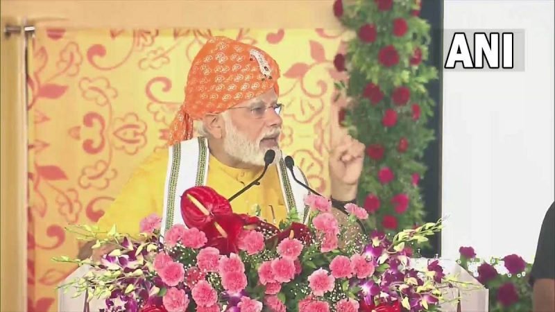 PM Modi Gujarat Visit: पीएम मोदी ने साबरकांठा में किया मिल्क पाउडर प्लांट का उद्घाटन, बोले- सरकार ने 3 करोड़ किसानों को दिए ‘किसान क्रेडिट कार्ड’