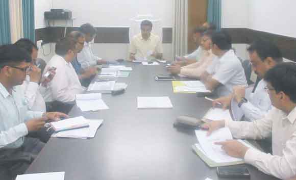 शासन के प्राथमिकता कार्यक्रमों में लापरवाही बर्दाश्त नहीं: मण्डलायुक्त