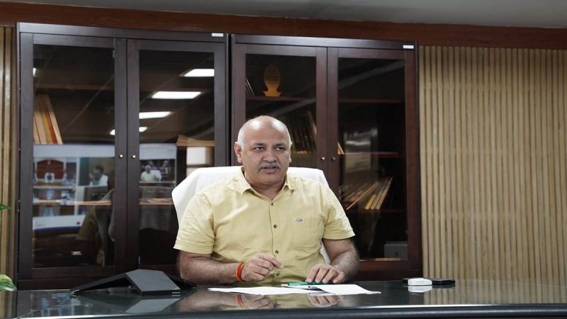 Delhi Liquor Policy : दिल्ली की नई आबकारी नीति पर ‘संग्राम’, सिसोदिया बोले- शराब दुकानदारों को CBI और ED का डर दिखा रही भाजपा