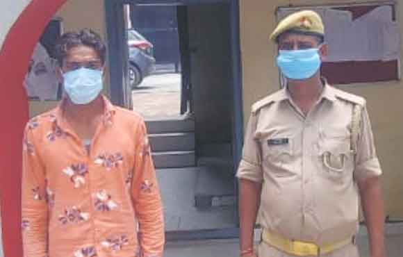 अवैध चाकू के साथ एक आरोपी गिरफ्तार