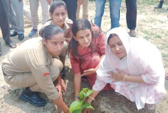 पर्यावरण संरक्षण के लिए पौधारोपण जरूरी: राघव