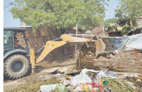 अवैध कब्जा हटाकर खाली करायी 50 लाख की जमीन