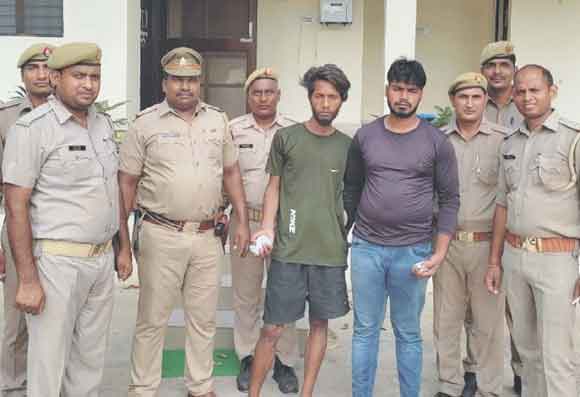 पुलिस के हत्थे चढ़े तीन शराब तस्कर