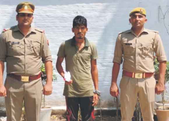 पुलिस के हत्थे चढ़ा शातिर चरस तस्कर