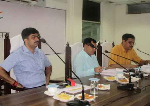 जनपद की रैंकिंग खराब करने वाले विभाग कार्यप्रणाली में लाएं सुधार, अन्यथा होगी कडी कार्यवाही