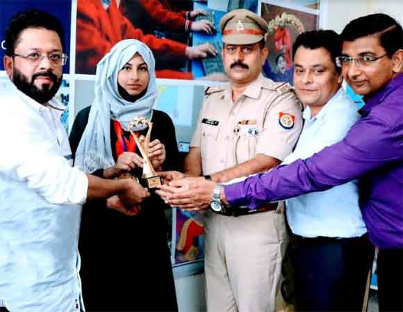 स्प्रिंग डेल पब्लिक में हुआ मेधावियों का पुरस्कार वितरण समारोह का आयोजन