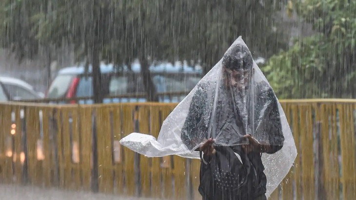 मई में मानसून जैसी बारिश, किसानों की बढ़ रही चिंता, उत्तर भारत में 4 मई तक वर्षा होने की संभावना