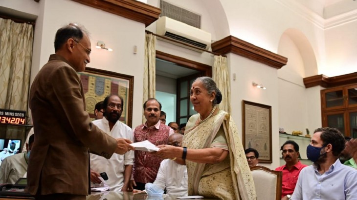 उपराष्ट्रपति चुनाव: विपक्षी कैंडिडेट मार्गरेट अल्वा ने भरा नामांकन, कई नेता रहे मौजूद