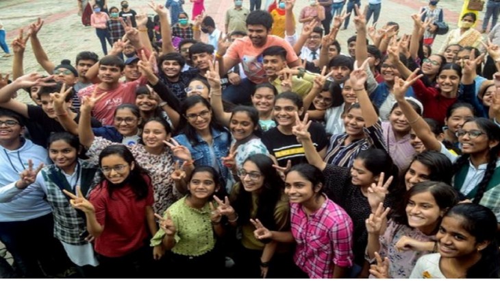 JEE मेन्सः 14 छात्रों ने हासिल किए 100 में से 100 अंक, फिर भी नहीं बने टॉपर