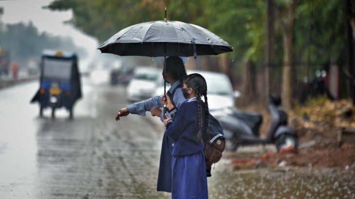 मौसम विभाग की चेतावनी- दिल्ली समेत इन राज्यों में अभी जारी रहेगी झमाझम बारिश