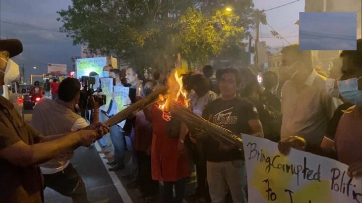 श्रीलंका: प्रदर्शनकारियों को राष्ट्रपति के घर से मिला करोड़ों रुपये का कैश, वीडियो वायरल