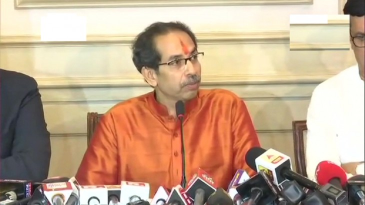 उद्धव ने शिंदे पर पार्टी विरोधी गतिविधियों में शामिल होने का आरोप लगाया, पद से हटाया