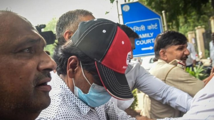 धार्मिक भावनाएं आहत करने के आरोपी जुबैर को सुप्रीम कोर्ट से राहत