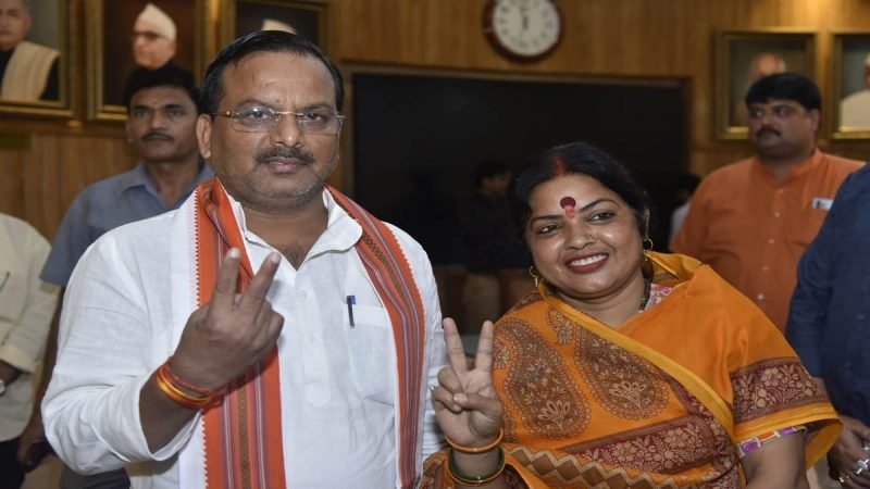 समाजवादी पार्टी प्रत्याशी कीर्ति कोल का नामांकन पत्र निरस्त, भाजपा के धर्मेन्द्र व निर्मला का निर्वाचन तय