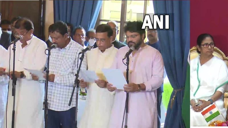 ममता मंत्रिमंडल में फेरबदल, बाबुल सुप्रियो समेत आठ नए चेहरों ने मंत्री के रूप में ली शपथ