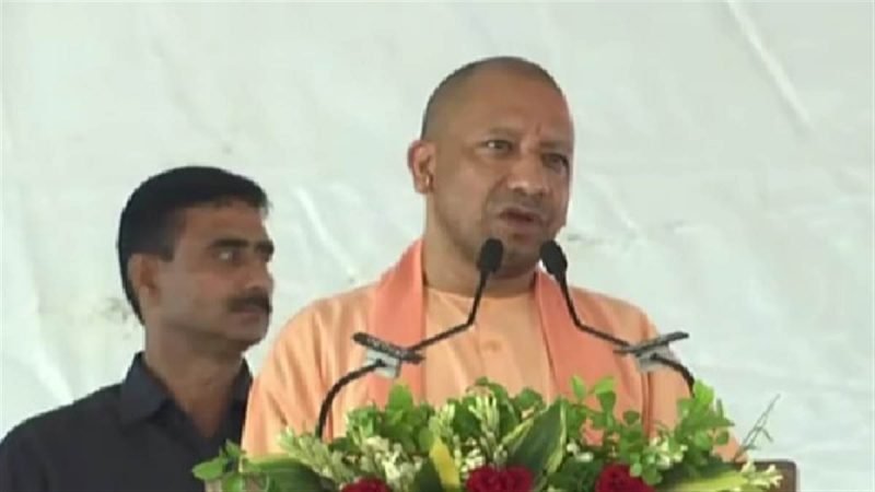 CM Yogi Adityanath in Azamgarh : विकास के बल पर हमने आजमगढ़ की पहचान बदली : सीएम योगी