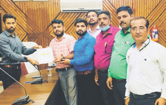 विभिन्न मांगों को लेकर मेडिकल रिप्रजेंटेटिव एसोसिएशन ने सौंपा ज्ञापन