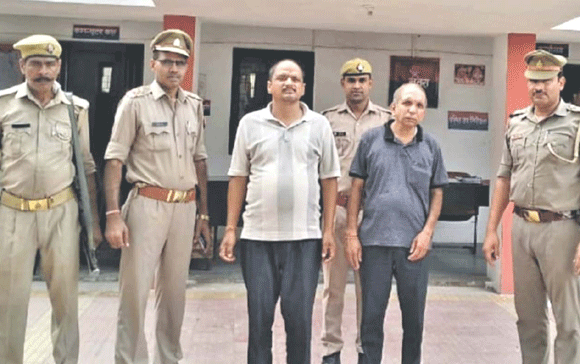 पुलिस ने दो वांछित आरोपियों को किया गिरफ्तार