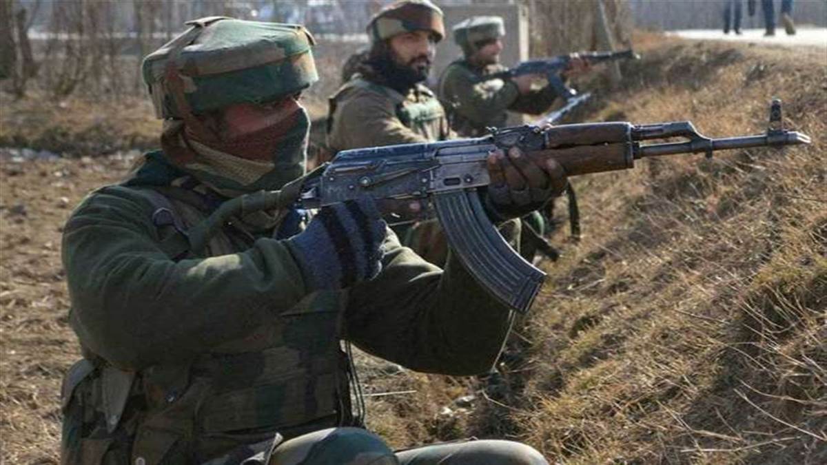 राजौरी में सेना ने दो आतंकवादियों को मुठभेड़ में मार गिराया, दो जवान भी घायल, सर्च आपरेशन जारी