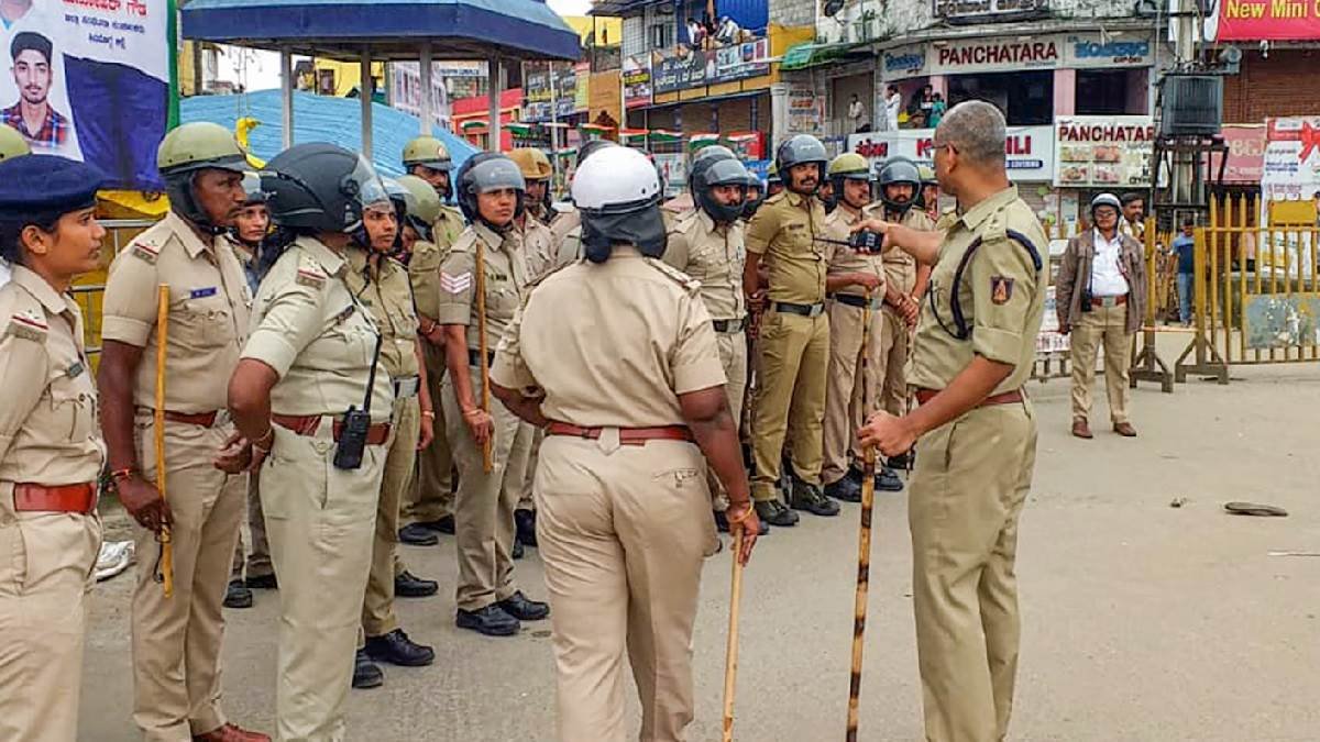 झड़प के दौरान चाकूबाजी में शामिल आरोपी को पुलिस ने मारी गोली, सावरकर के पोस्टर पर हुआ था